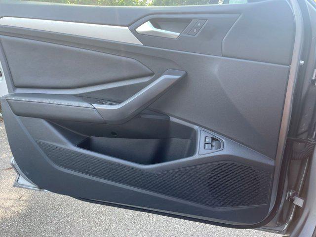 Photo of 2024 Pyrite Silver Metallic Volkswagen Jetta