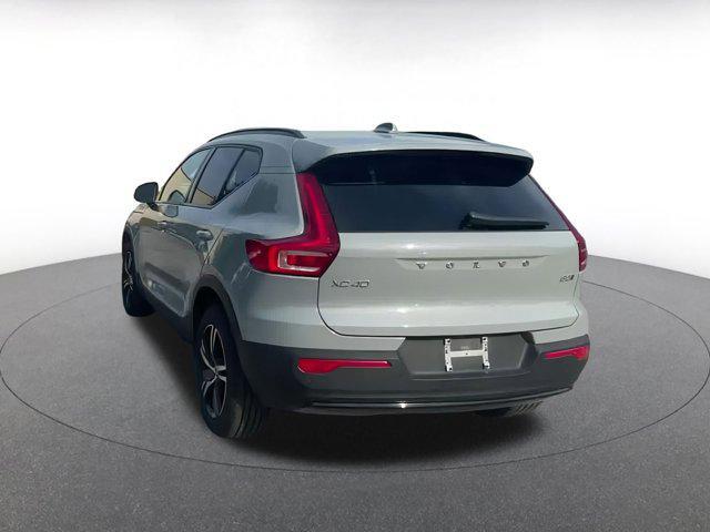 Photo of 2024 Gray Volvo XC40