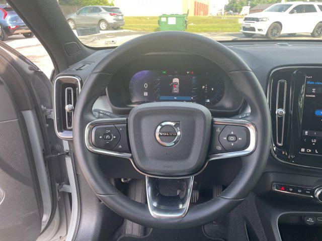 Photo of 2024 Gray Volvo XC40