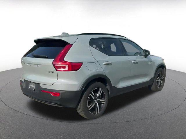 Photo of 2024 Gray Volvo XC40