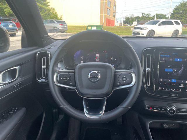 Photo of 2024 Gray Volvo XC40