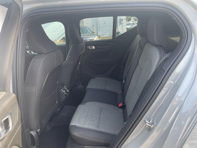 Photo of 2024 Gray Volvo XC40
