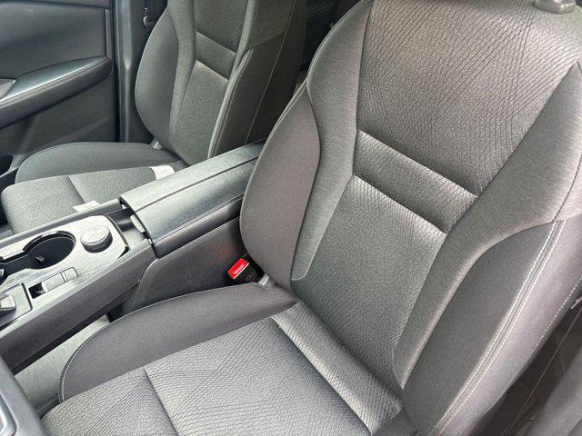 Photo of 2024 Brilliant Silver Metallic Nissan Rogue