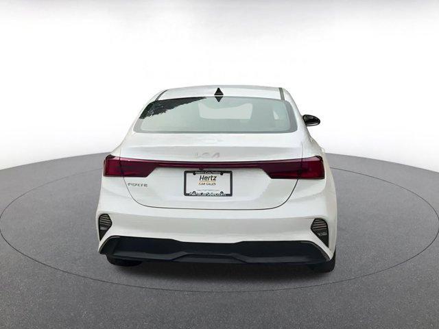 Photo of 2024 Snow White Pearl Kia Forte