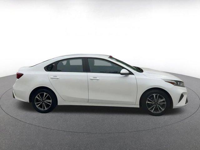 Photo of 2024 Snow White Pearl Kia Forte