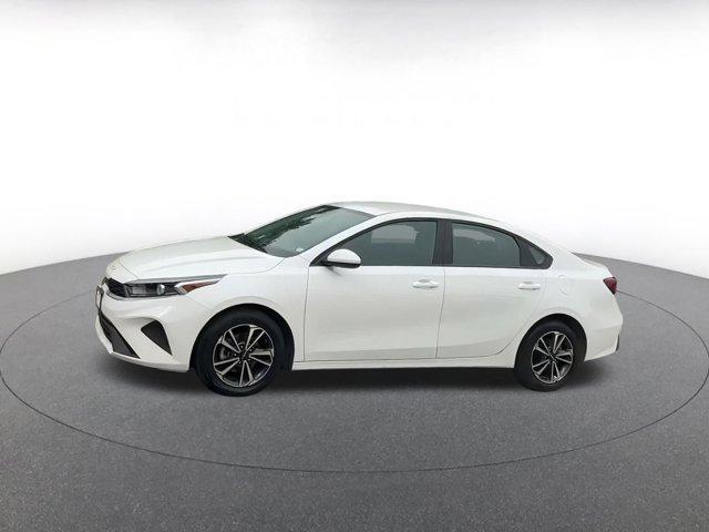 Photo of 2024 Snow White Pearl Kia Forte
