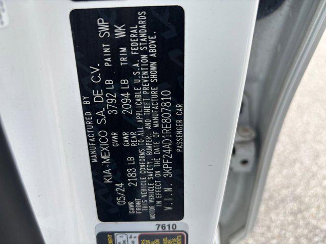 Photo of 2024 Snow White Pearl Kia Forte