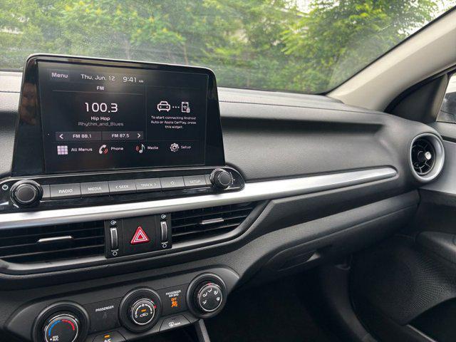 Photo of 2024 Snow White Pearl Kia Forte