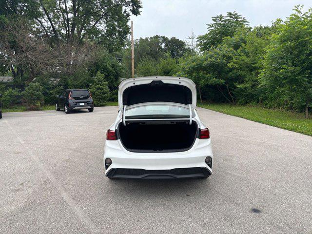 Photo of 2024 Snow White Pearl Kia Forte
