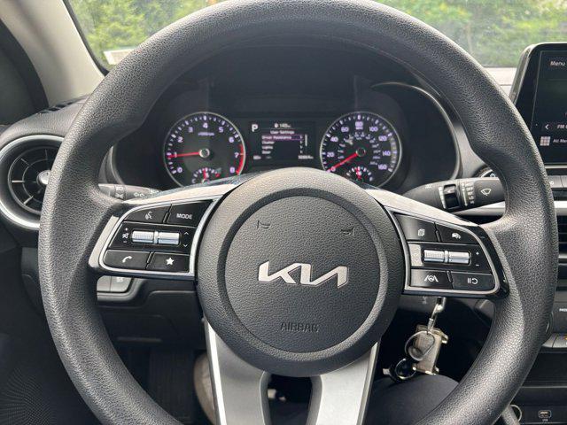 Photo of 2024 Snow White Pearl Kia Forte