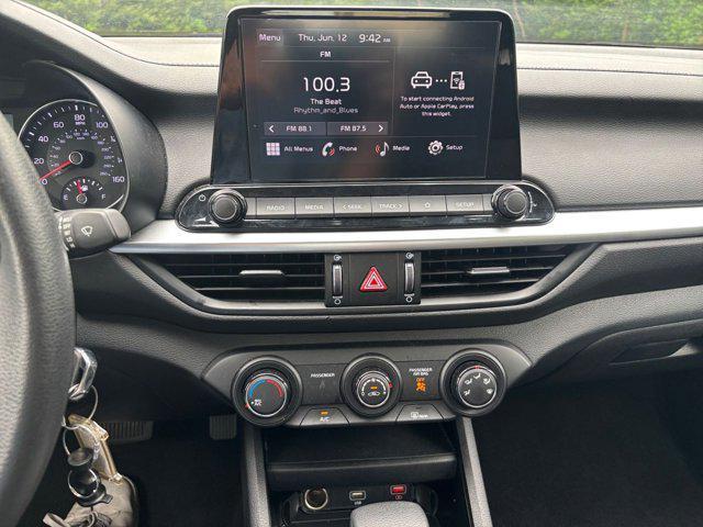 Photo of 2024 Snow White Pearl Kia Forte