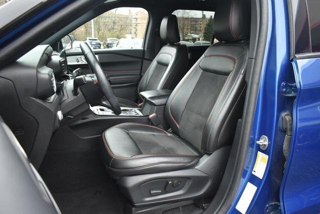 Photo of 2022 Atlas Blue Metallic Ford Explorer
