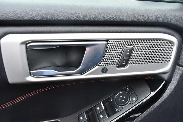 Photo of 2022 Atlas Blue Metallic Ford Explorer