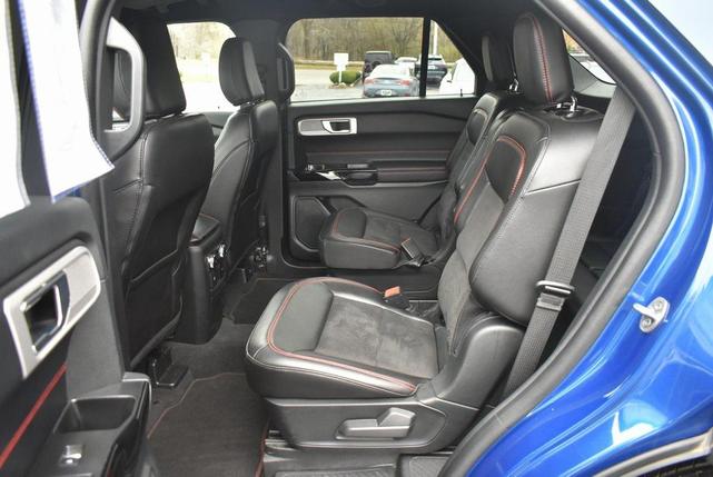 Photo of 2022 Atlas Blue Metallic Ford Explorer