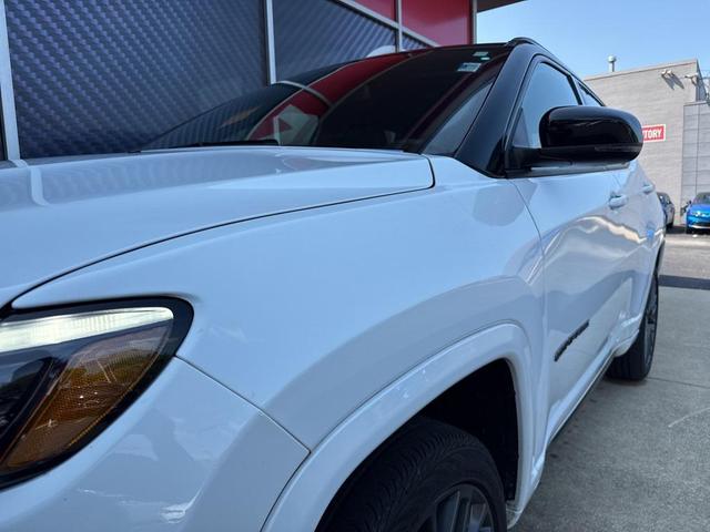 Photo of 2023 Bright White Clearcoat Jeep Compass