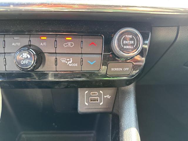 Photo of 2023 Bright White Clearcoat Jeep Compass