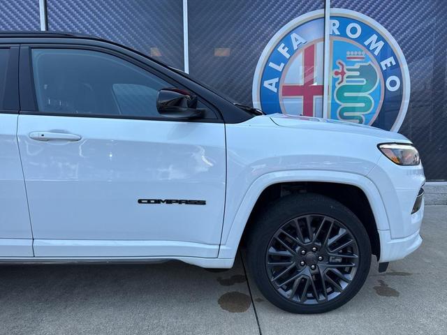 Photo of 2023 Bright White Clearcoat Jeep Compass