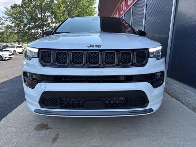 Photo of 2023 Bright White Clearcoat Jeep Compass