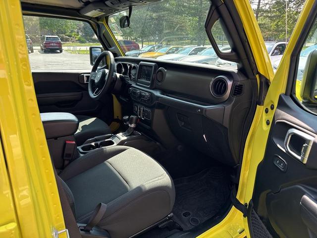 Photo of 2023 High Velocity Clearcoat Jeep Gladiator