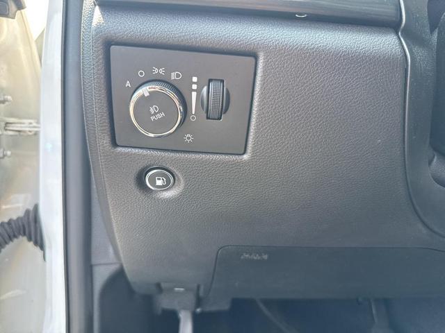 Photo of 2020 Bright White Clearcoat Jeep Grand Cherokee