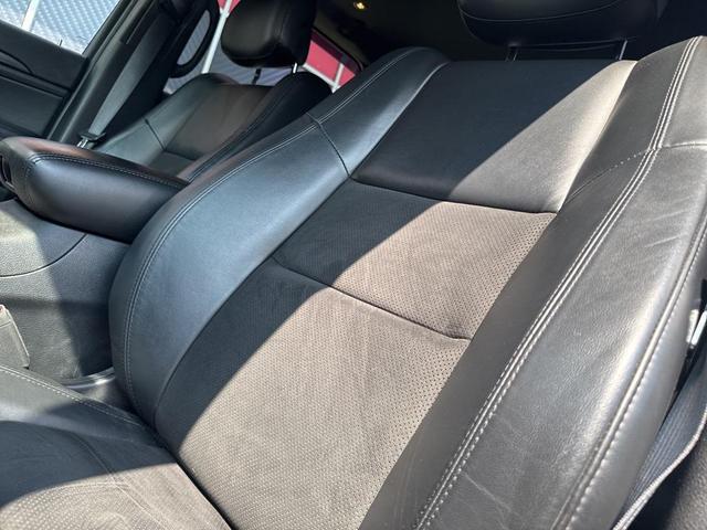 Photo of 2020 Bright White Clearcoat Jeep Grand Cherokee