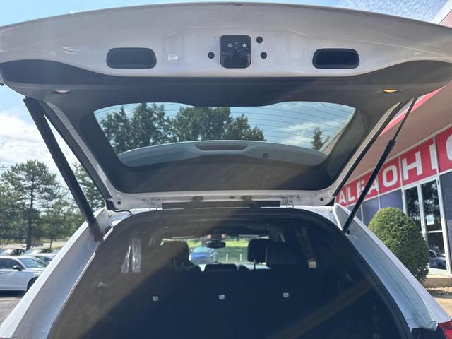 Photo of 2020 Bright White Clearcoat Jeep Grand Cherokee
