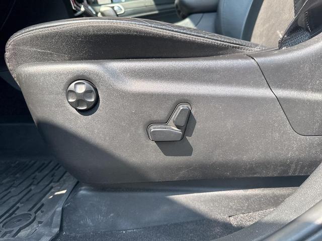 Photo of 2020 Bright White Clearcoat Jeep Grand Cherokee