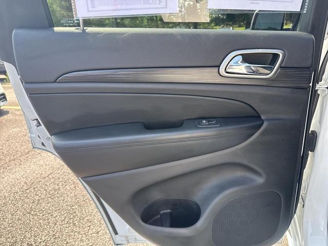 Photo of 2020 Bright White Clearcoat Jeep Grand Cherokee