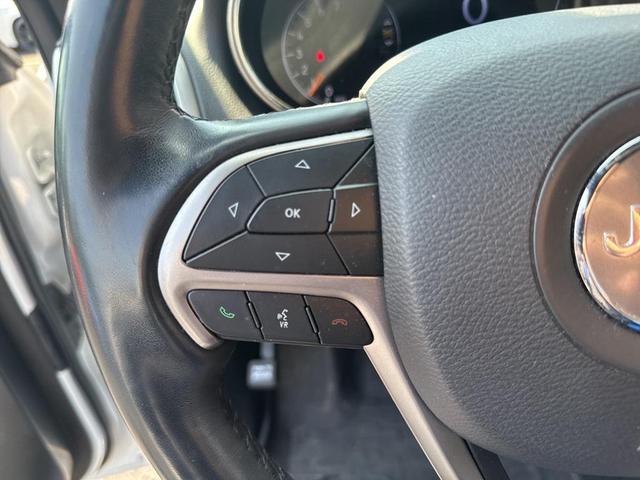 Photo of 2020 Bright White Clearcoat Jeep Grand Cherokee