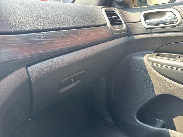 Photo of 2020 Bright White Clearcoat Jeep Grand Cherokee