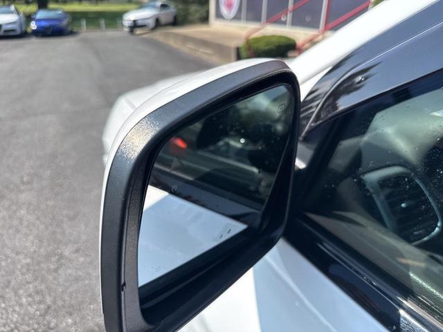 Photo of 2020 Bright White Clearcoat Jeep Grand Cherokee