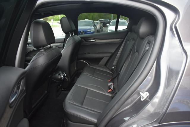 Photo of 2023 Gray Alfa Romeo Stelvio