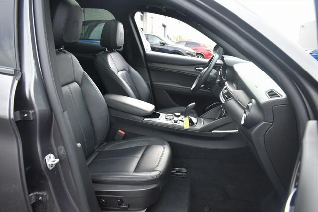 Photo of 2023 Gray Alfa Romeo Stelvio