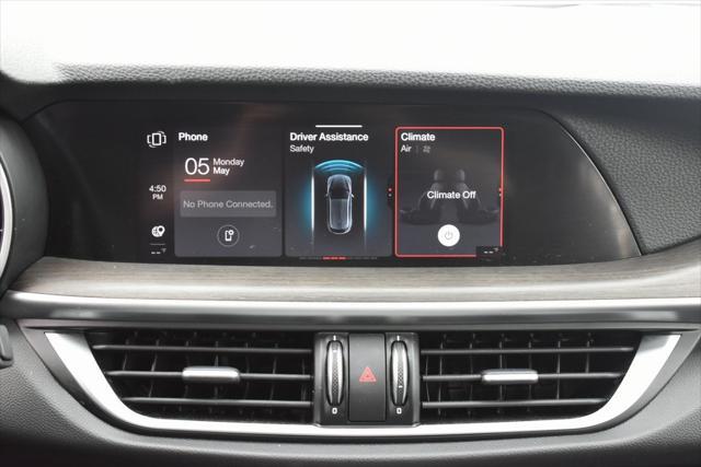 Photo of 2023 Gray Alfa Romeo Stelvio