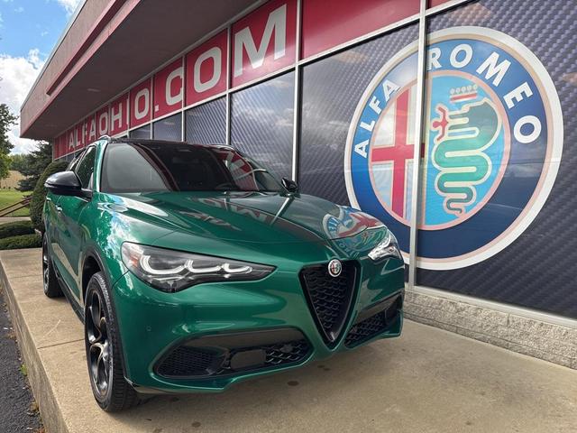 Photo of 2025 Verde Fangio Metallic Alfa Romeo Stelvio
