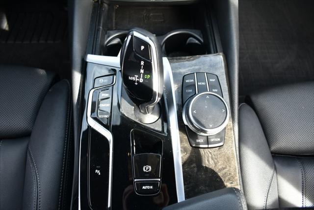 Photo of 2022 Alpine White BMW 530