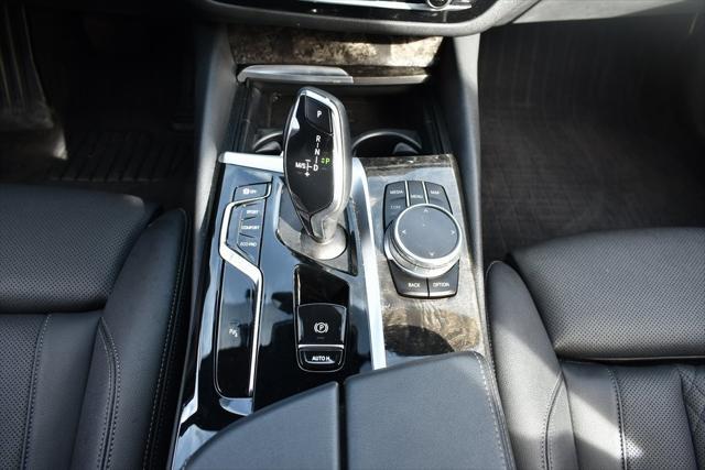 Photo of 2022 Alpine White BMW 530