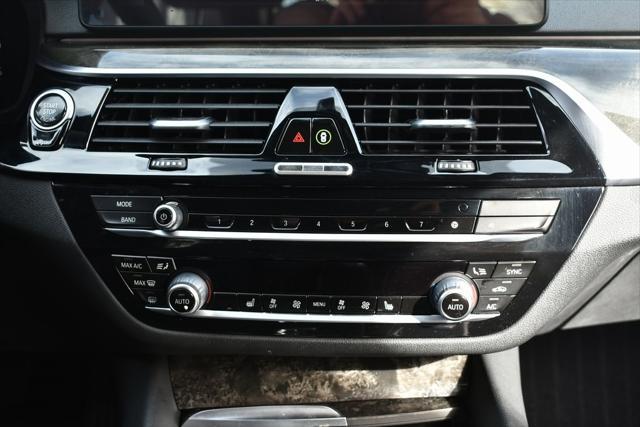 Photo of 2022 Alpine White BMW 530
