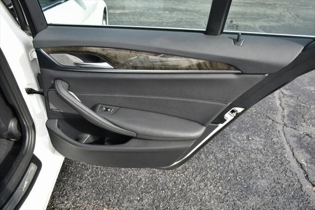 Photo of 2022 Alpine White BMW 530