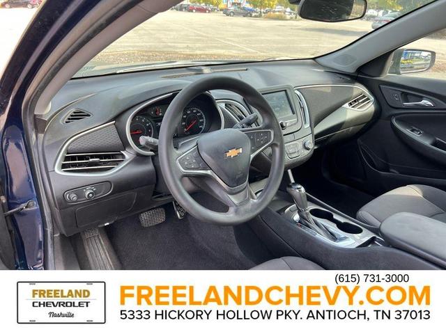 Photo of 2017 Blue Velvet Metallic Chevrolet Malibu