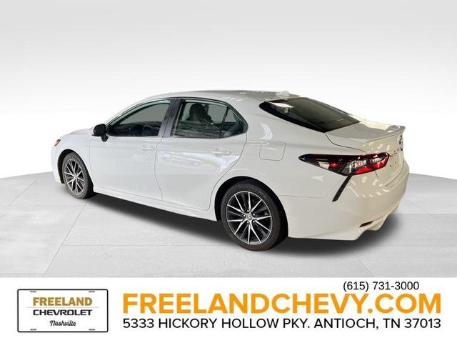 Photo of 2021 White Toyota Camry