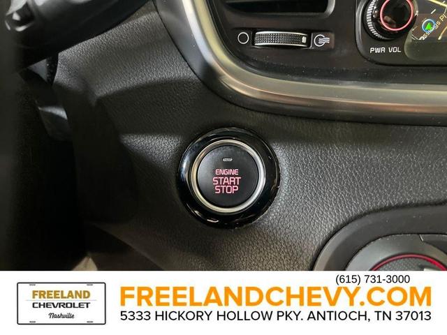Photo of 2016 Titanium Silver Kia Sorento