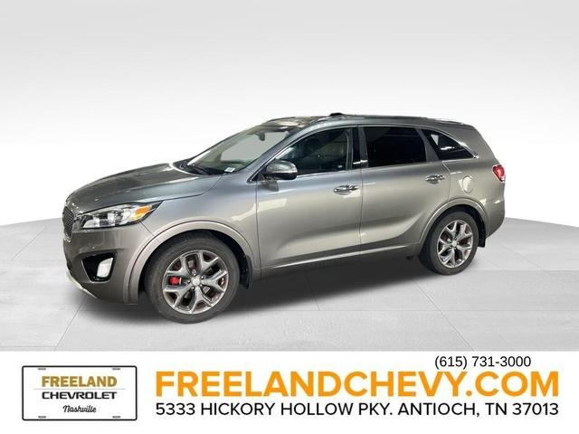 Photo of 2016 Titanium Silver Kia Sorento