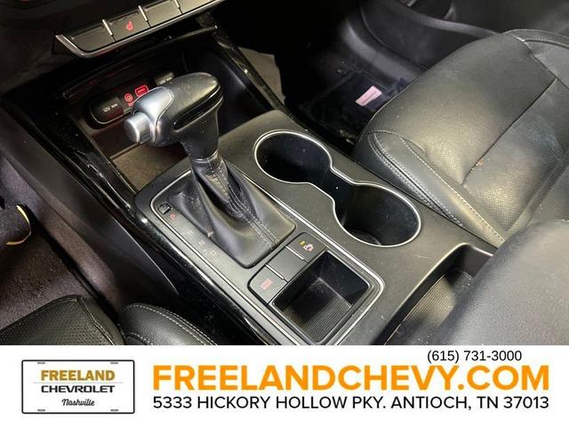 Photo of 2016 Titanium Silver Kia Sorento