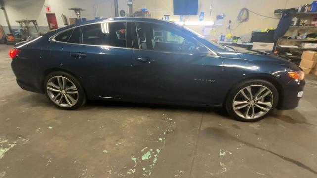 Photo of 2022 Northsky Blue Metallic Chevrolet Malibu