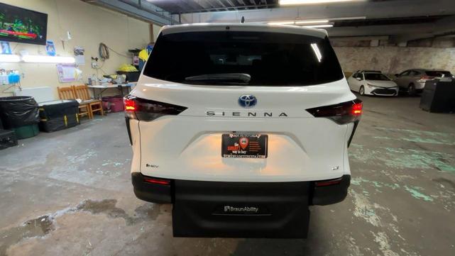 Photo of 2025  Toyota Sienna