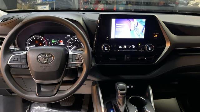 Photo of 2023 Magnetic Gray Metallic Toyota Highlander