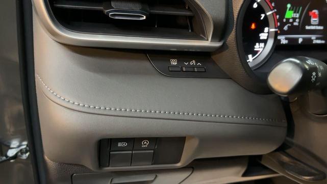 Photo of 2023 Magnetic Gray Metallic Toyota Highlander