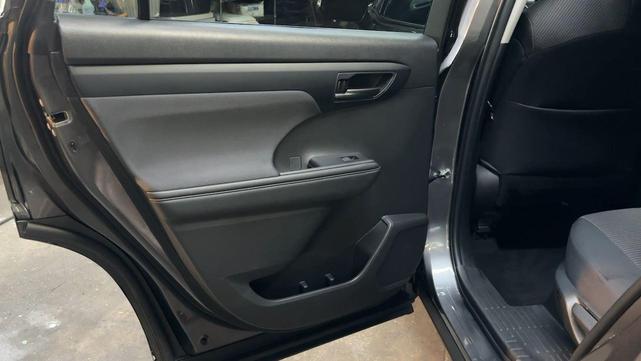 Photo of 2023 Magnetic Gray Metallic Toyota Highlander
