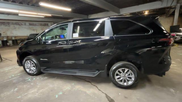 Photo of 2025  Toyota Sienna